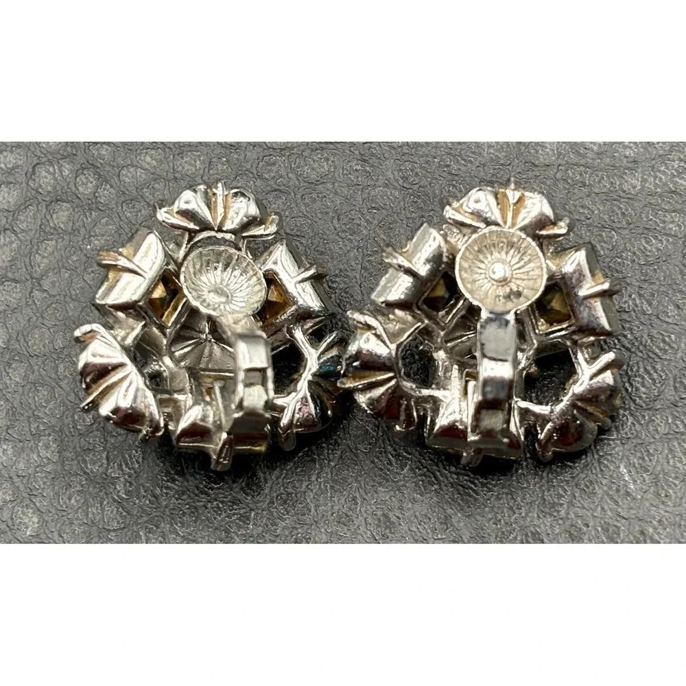 Vintage Beautiful Blue Rhinestone Cluster Silver Tone Clip On Earrings